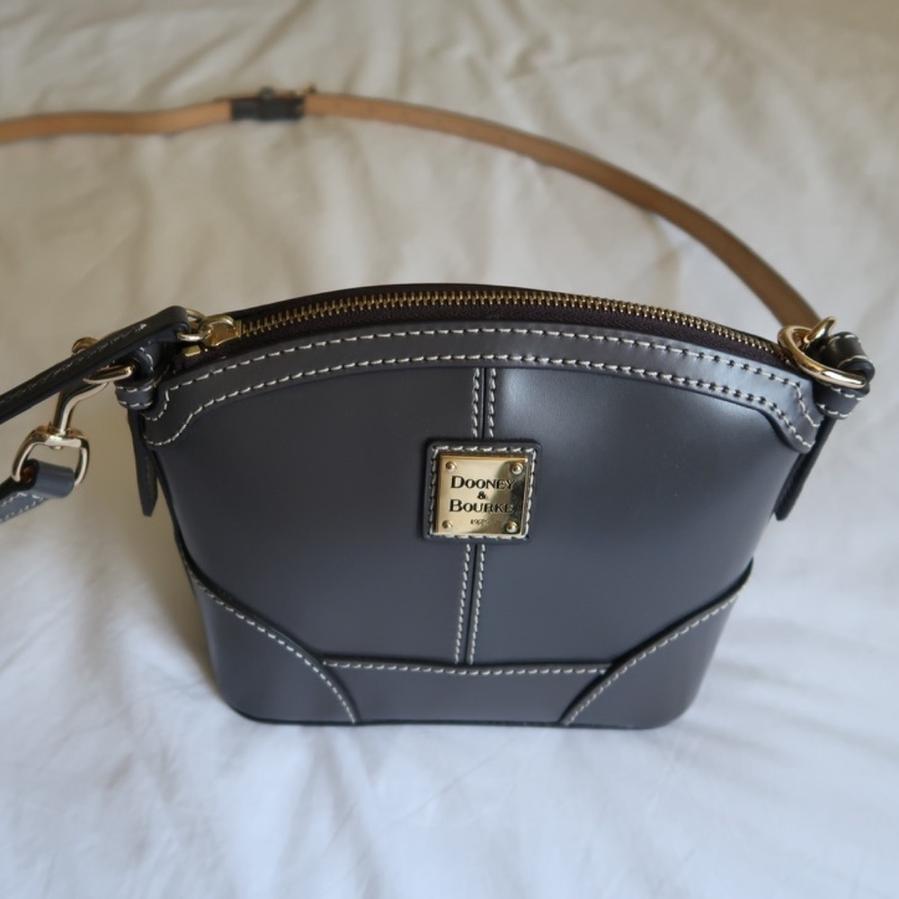 DOONEY & BOURKE PURSE NWOT